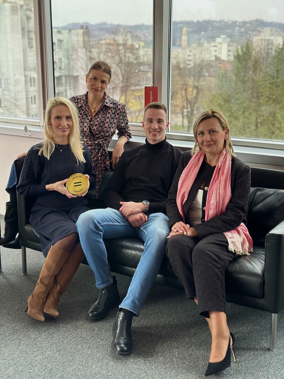 Naslovna Fotografija